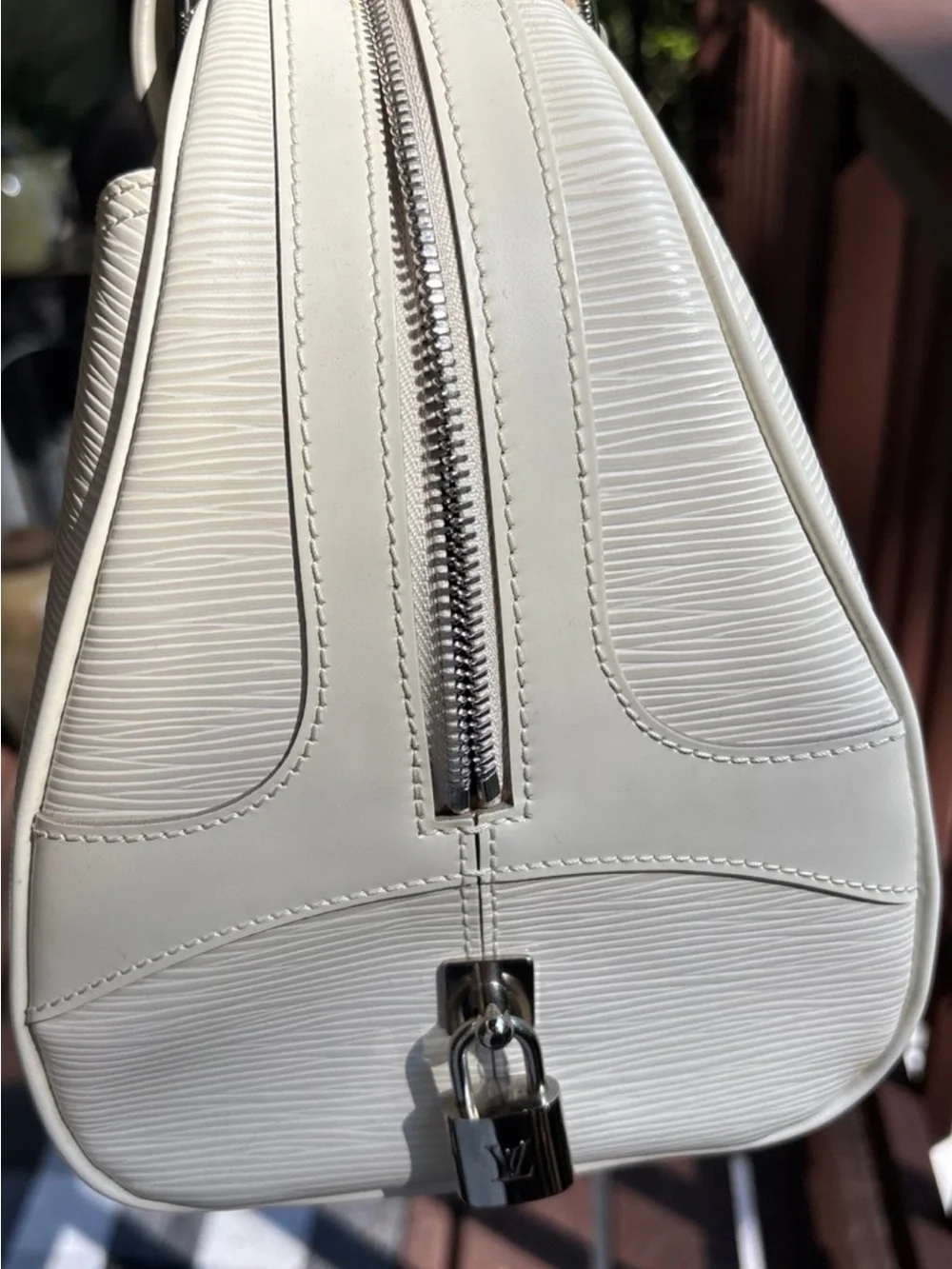 Louis Vuitton chic louis